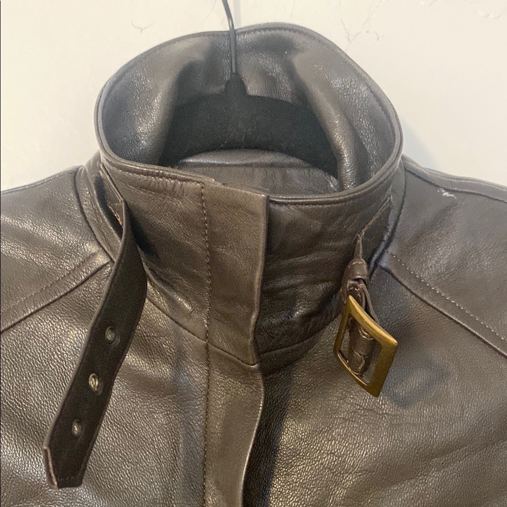 Vera Pelle Brown Leather Jacket with High Collar and Zipper